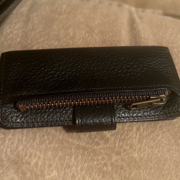 Burberry - Picture 2 of 4